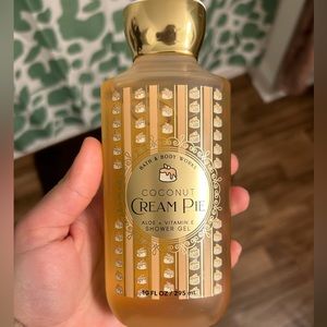 Bath and Body Works Coconut cream pie shower gel